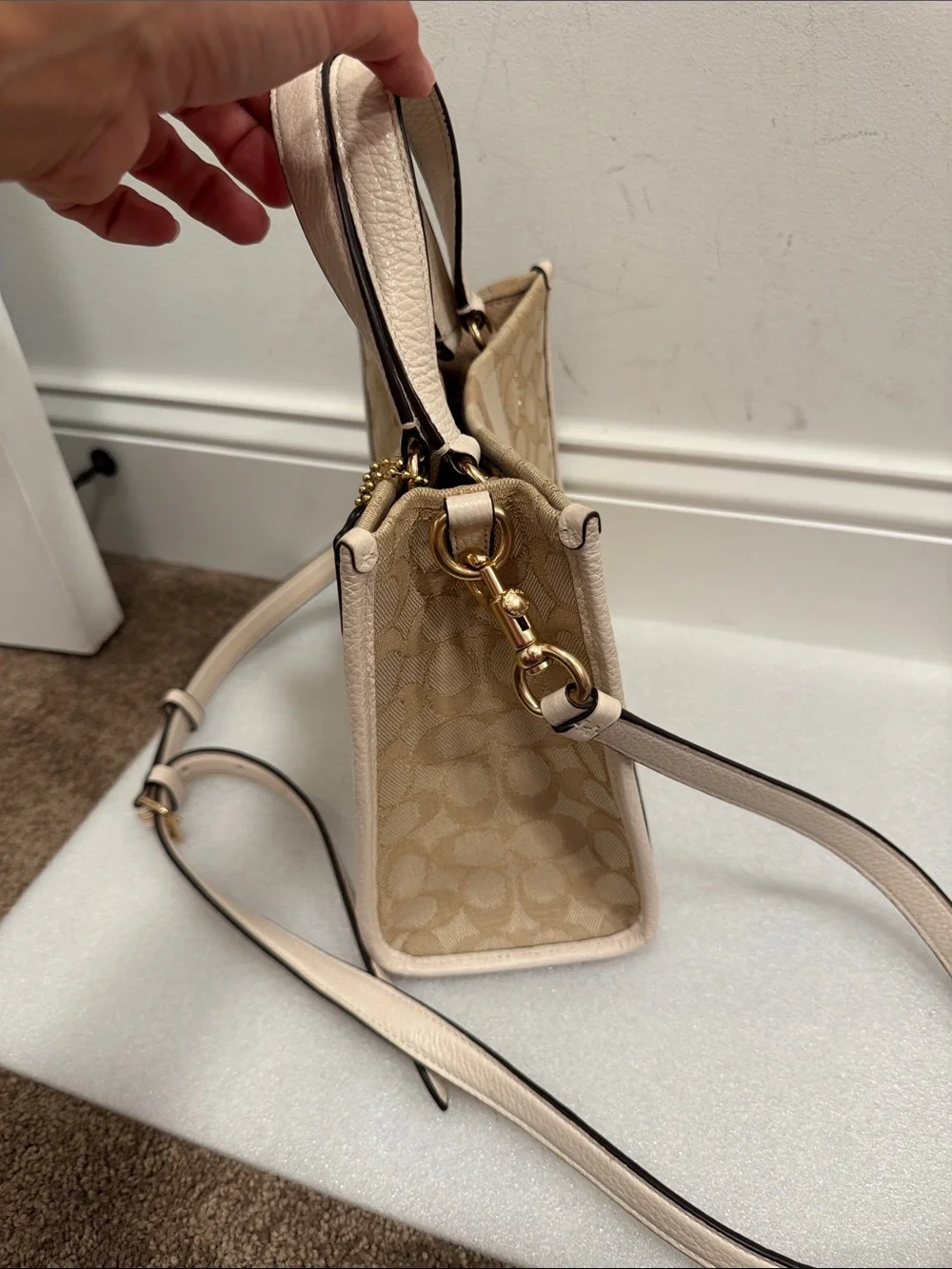 Coach Dempsey 22 signature logo mini crossbody tote bag purse with hangtag